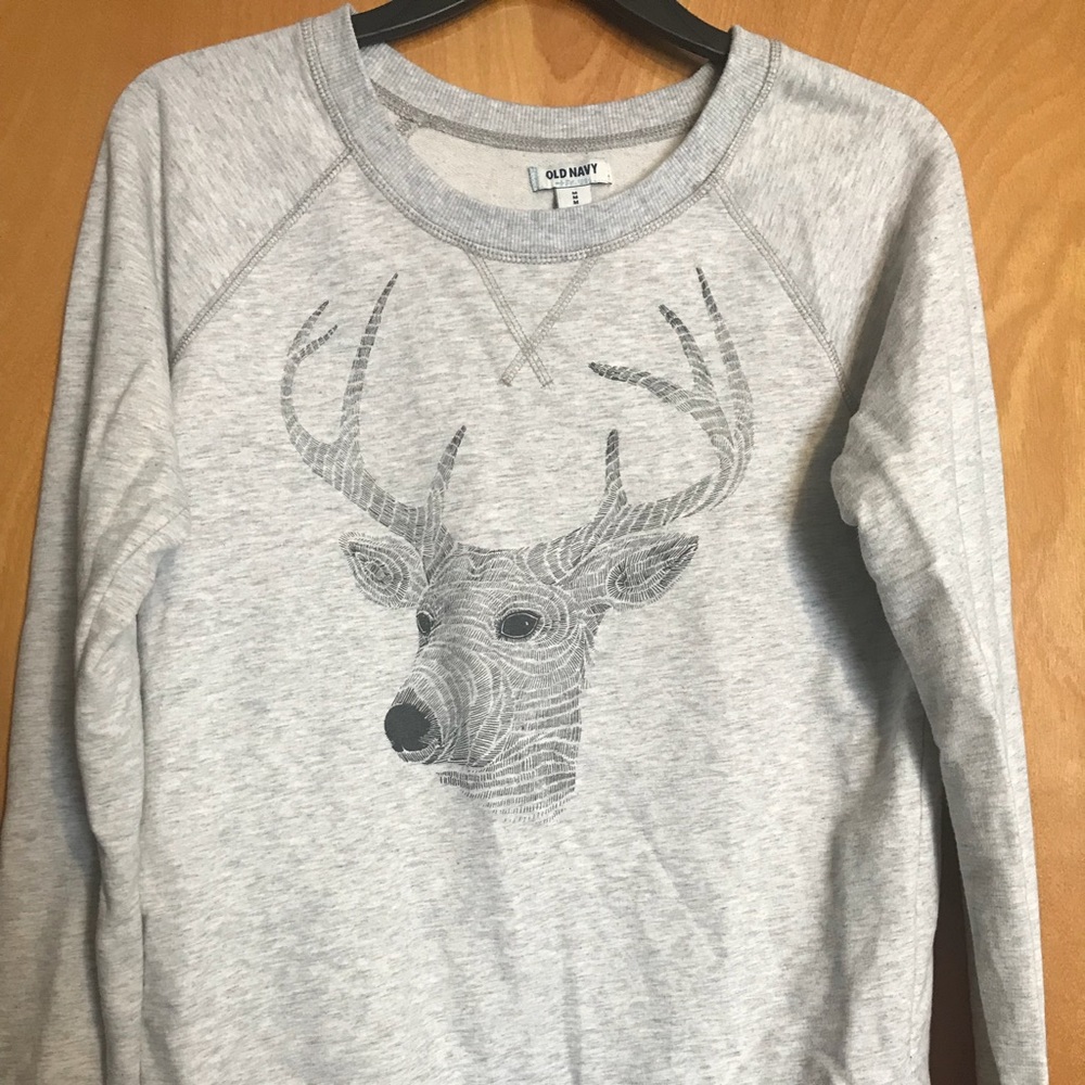 Simple yet cute deer sweater